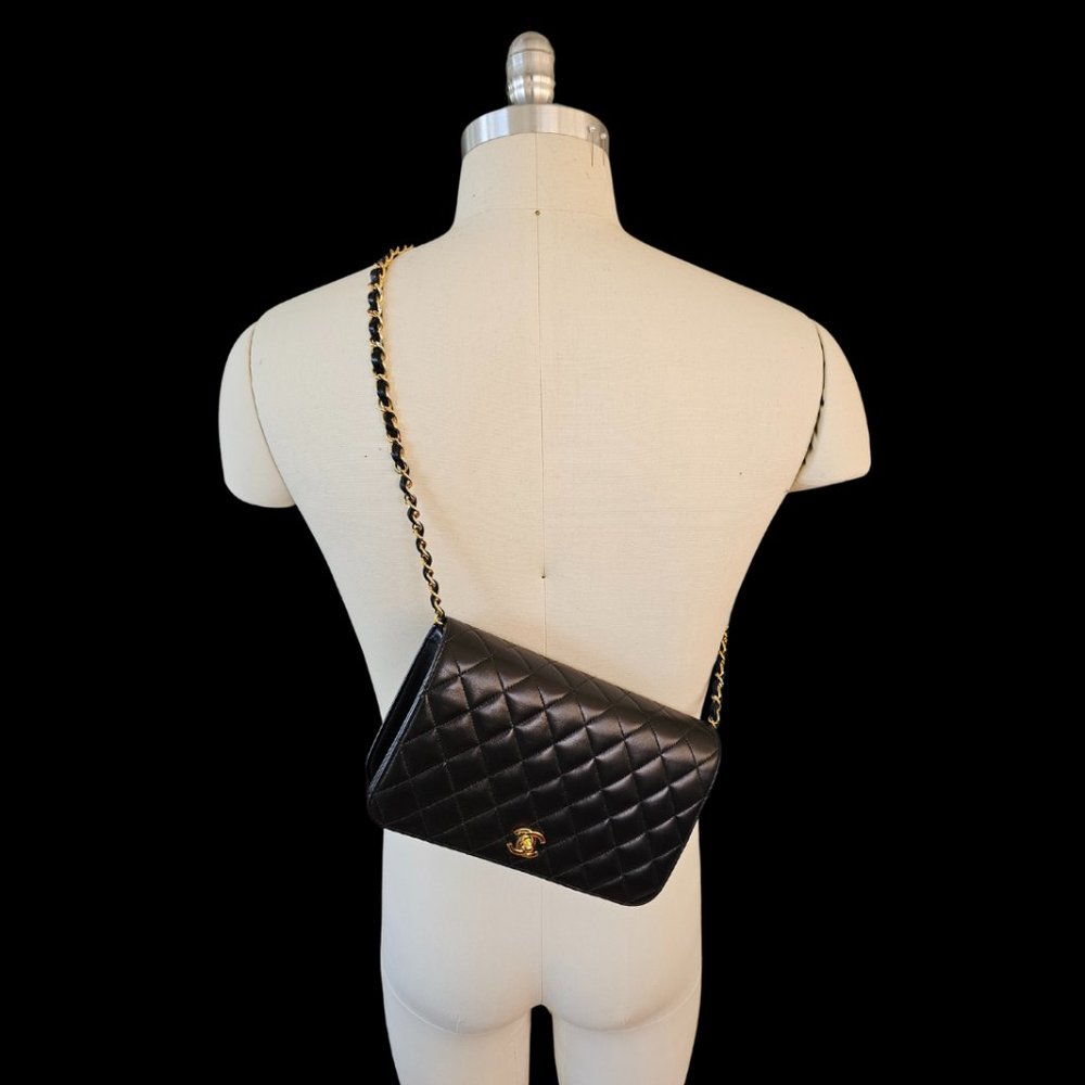 🖤 CHANEL Vintage Classic Single Full Flap Bag | Black Quilted Lambskin | 24K Go